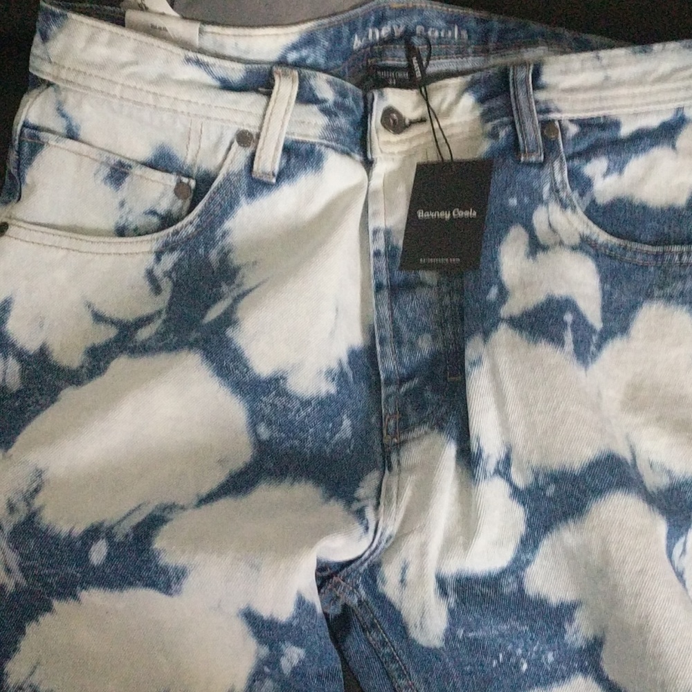 Barney cools blue jeans